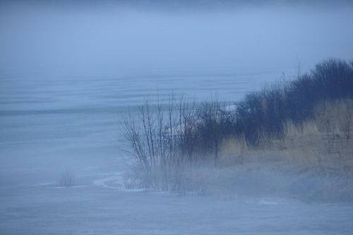 Озеро зимой