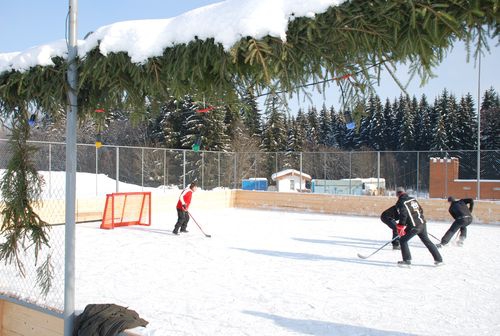 Каток элитного поселка Спас-Каменка