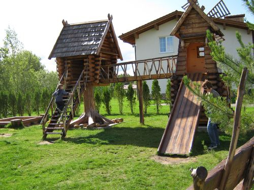 Детская площадка в коттеджном поселке Спас-Каменка