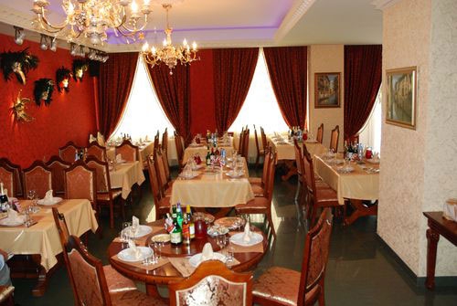 Ресторан Маска в поселке Спас-Каменка