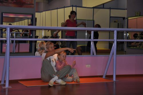 Репетируем танец для новобрачных