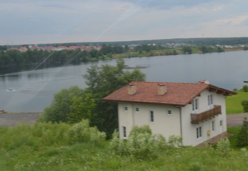 Коттедж у озера