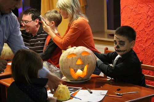 Праздничные развлечения в ресторане Маска в Спас-Каменке