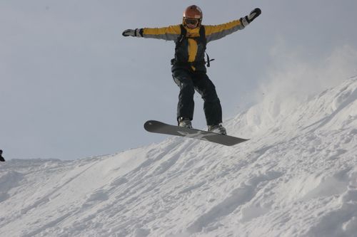 Сноубординг в сноупарке коттеджного поселка Спас-Каменка