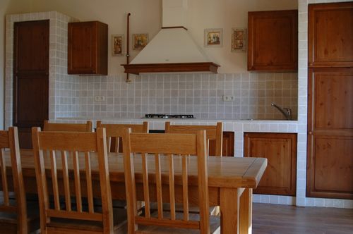 кухня из натурального дерева