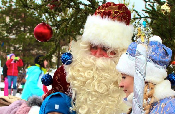 Дед мороз со снегурочкой