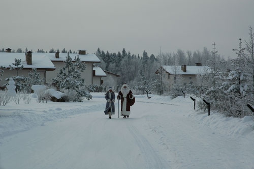 Дед Мороз и Снегурочка в поселке Спас-Каменка