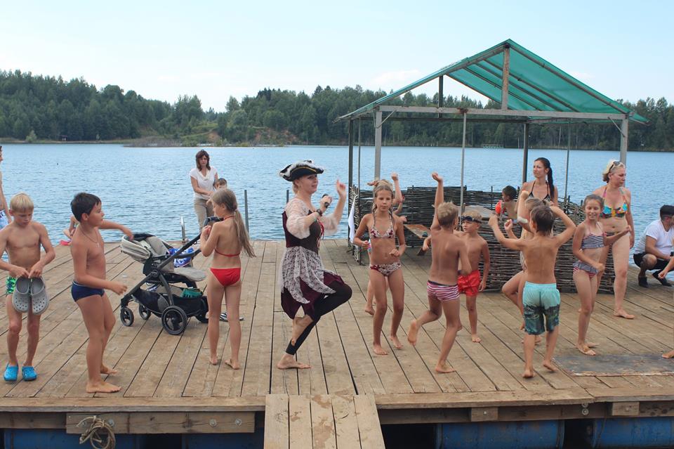 детский праздник Веселые танцы в Спас-Каменке