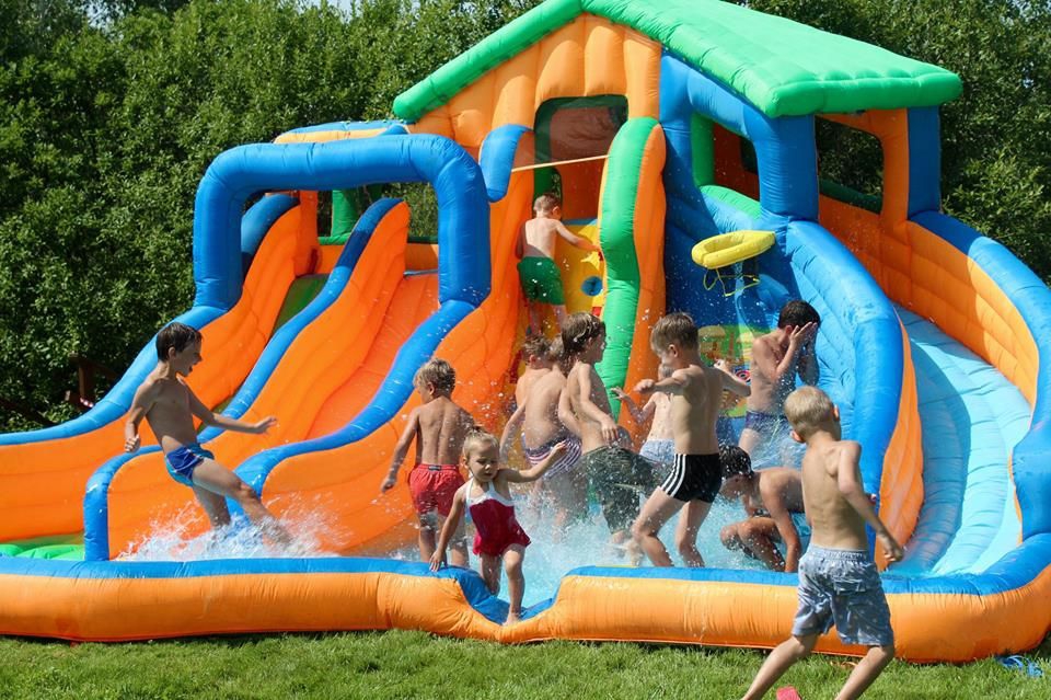 Веселый водный праздник в Спас-Каменке