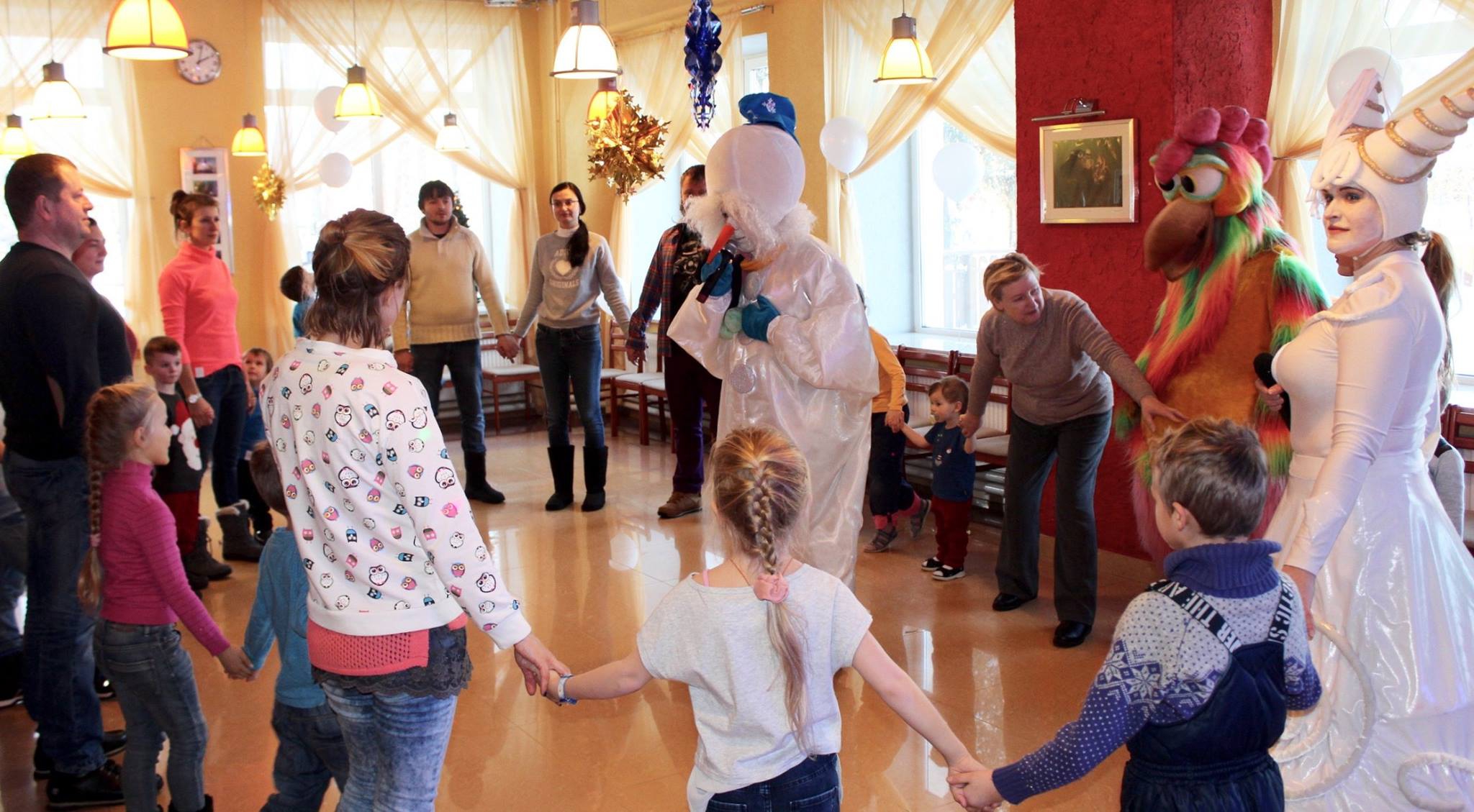 Праздничный хоровод на Рождество в Спас-Каменке