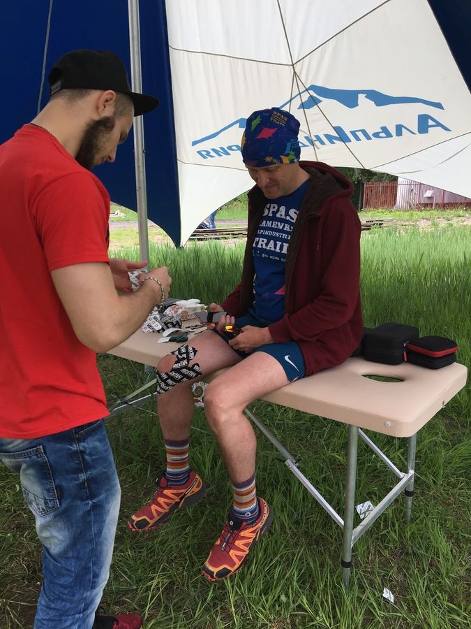 Тейпирование перед забегом SKAT 2019 SKAT 2019