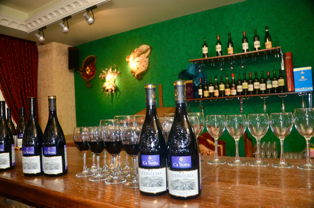 Конгресс в Спас-Каменке дегустируем вина Ca"Botta Московский Международный Жилищный Конгресс