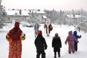 Встречаем деда мороза со снегурочкой